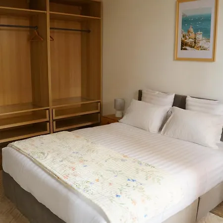 Confort Avec Grande Terrasse דירה *